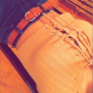 LACE UP CROP TOP